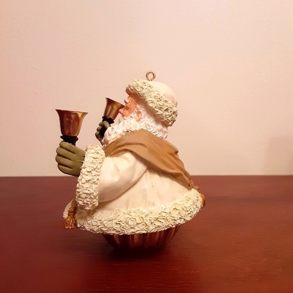 RARE 2004 Hallmark VIP Gift Keepsake Ornament Repaint Jolly Old Kris Jin… - Picture 3 of 12